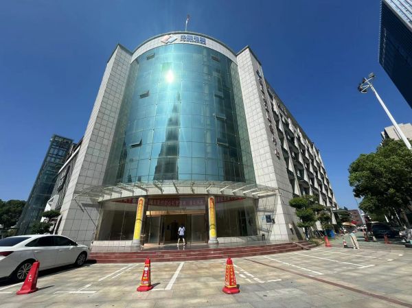 房东直租蔡甸凤凰路独栋精装写字楼3000平拎包办公，低价招租