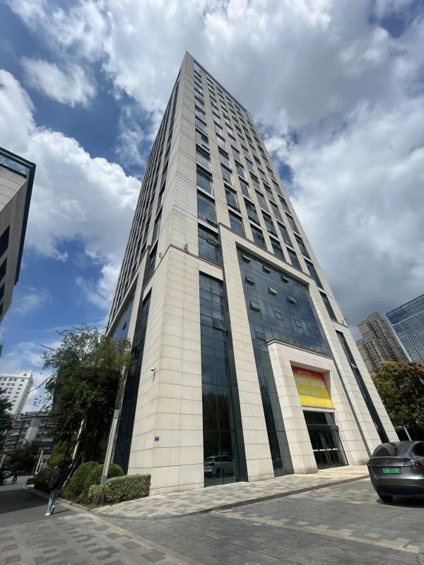 房东直租江汉区新长江CBD精装修写字楼配套齐全 低价招租