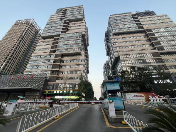 房东直租洪山光谷未来之光精装写字楼优价招租交通便利