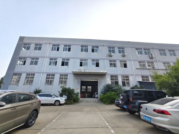 房东直租黄陂横店工业园一楼厂房1700平优价出租