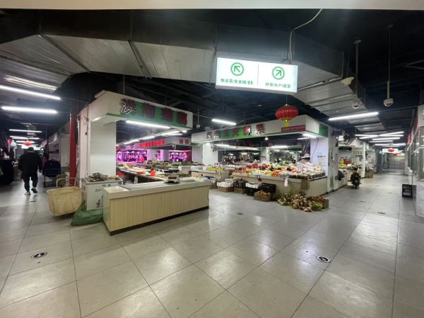 房东直租洪山区龙岭蔬菜批发市场招商 临街门面摊位档口出租夜市居民区密集