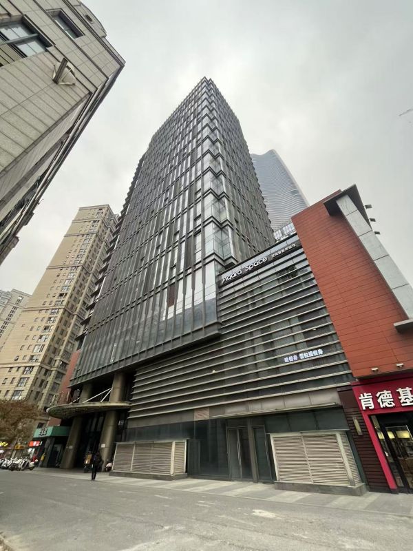 房东直租积玉桥绿地蓝海233.68平简单装修拎包入住低价招租