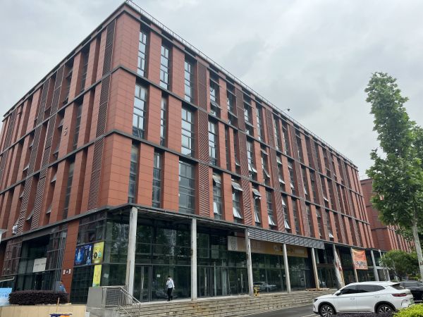 房东直租 洪山东湖高新区光谷中心城核心地段 精装商业楼交通便利