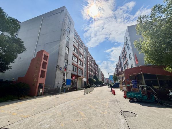 房东直租厂房一楼1026平送520平阁楼仓库低价出租
