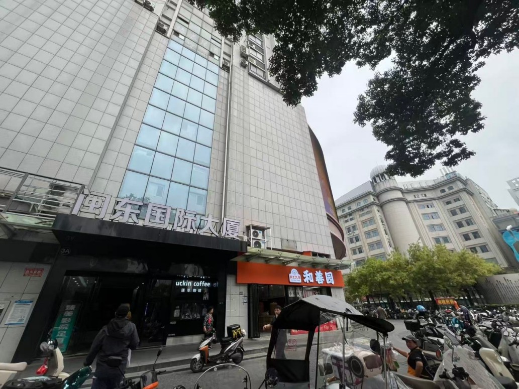 房东直租汉阳钟家村地铁口旁精装写字楼优价出租