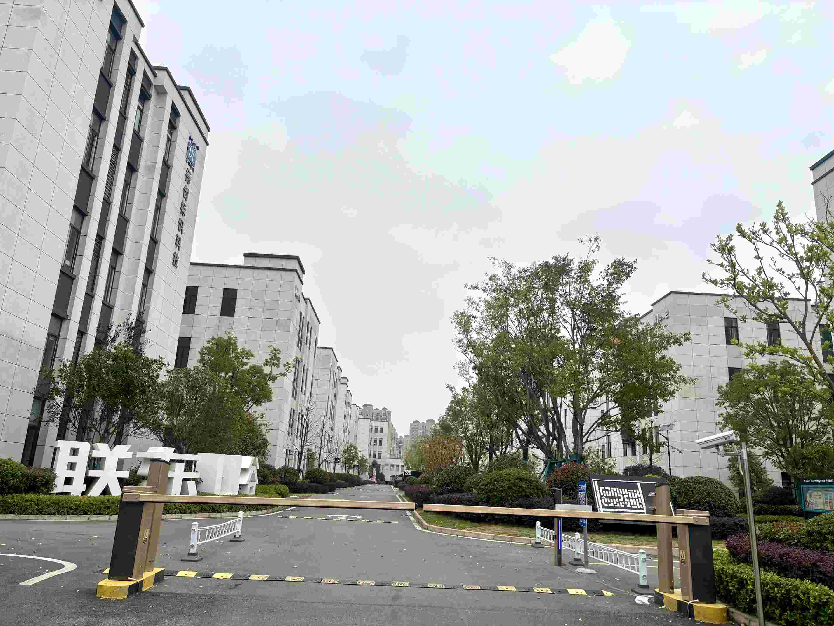 （房东直租）汉南联东U谷全新厂房交通便利低价招租