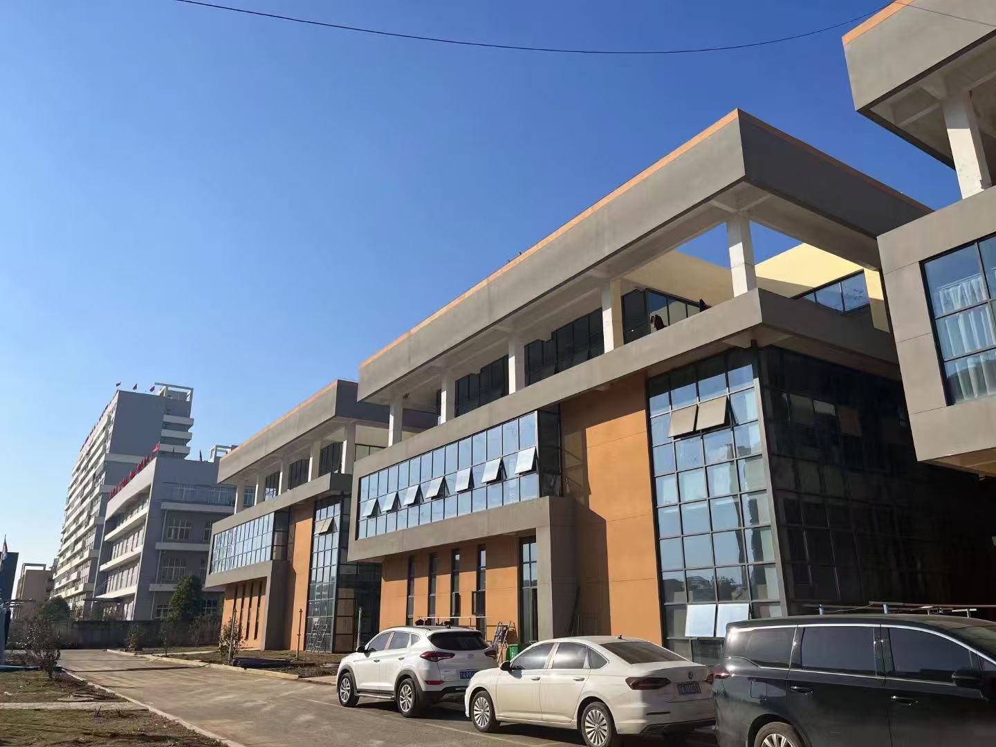 房东直租江夏大桥新区框架厂房优价出租，交通便利，配套齐全