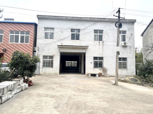 （房东直租）450平钢构厂房150平住宿办公交通便利低价出租