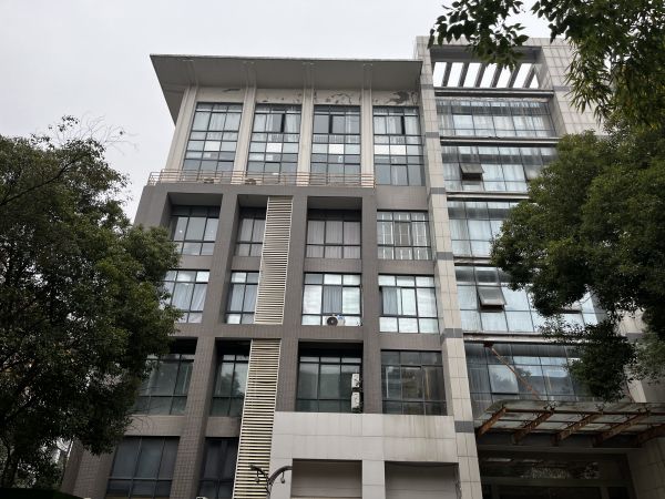 房东直租硚口古田汇丰企业天地精装写字楼配套齐全