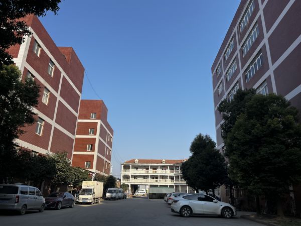 房东直租东西湖标准框架厂房仓库400平，交通便利，优价出租