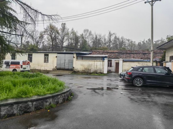 房东直租珞瑜东路（马鞍山森林公园内），约700平（含厂房仓库、办公、住宿 ）独门独院优价出租