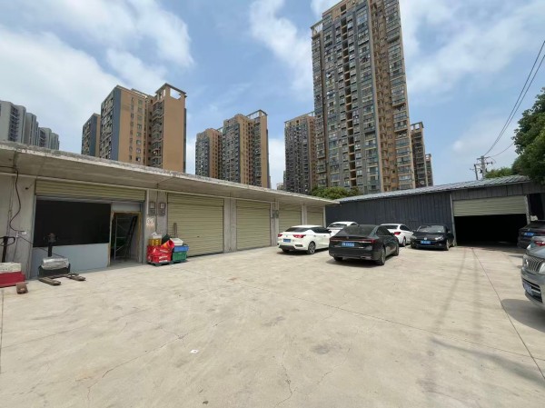 房东直租黄陂盘龙城腾龙大道地铁口旁独门独院厂房，门面优价出租